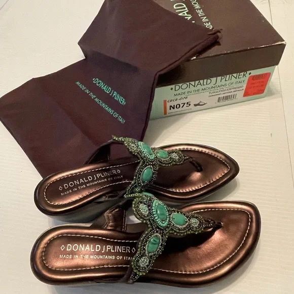 Donald J Pliner size 7.5 beaded sandals, brand new - Picture 2 of 7